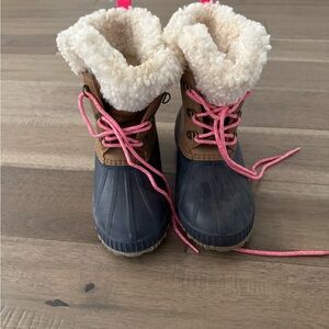 Stylish Winter Boots with Pink Laces